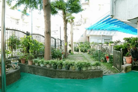仁和幼兒園後門花園